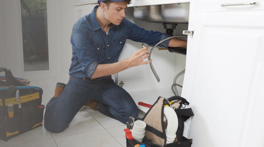 Professional same day plumber in Santa Elena, TX